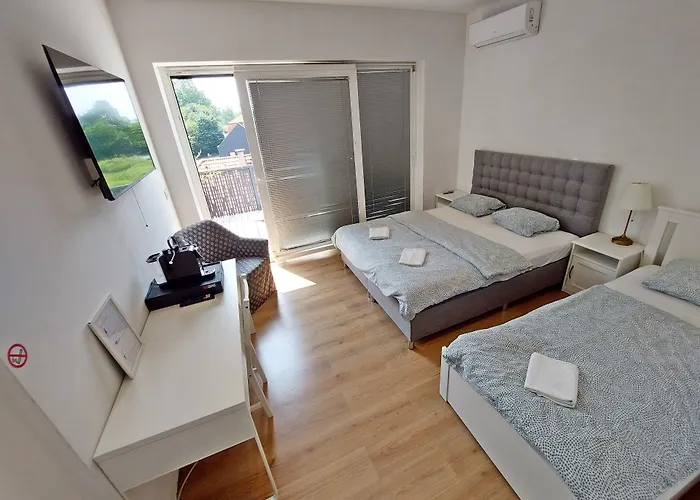 Rose Valley, Modern & ليوبليانا