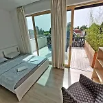 Rose Valley, Modern & * Любляна