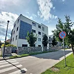 Rose Valley, Modern & Апартаменты Любляна