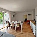 Rose Valley, Modern & Апартаменты Любляна