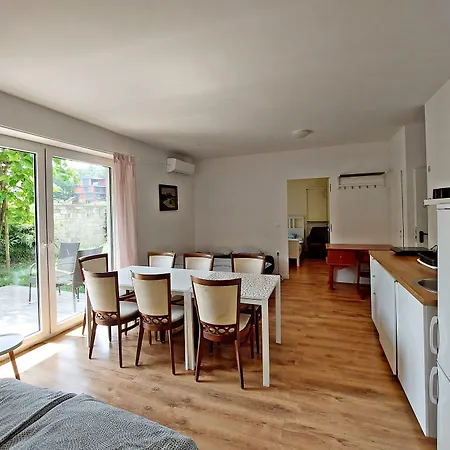 Rose Valley, Modern & Apartma Ljubljana