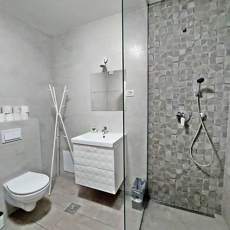 Rose Valley, Modern & Apartament Lublana