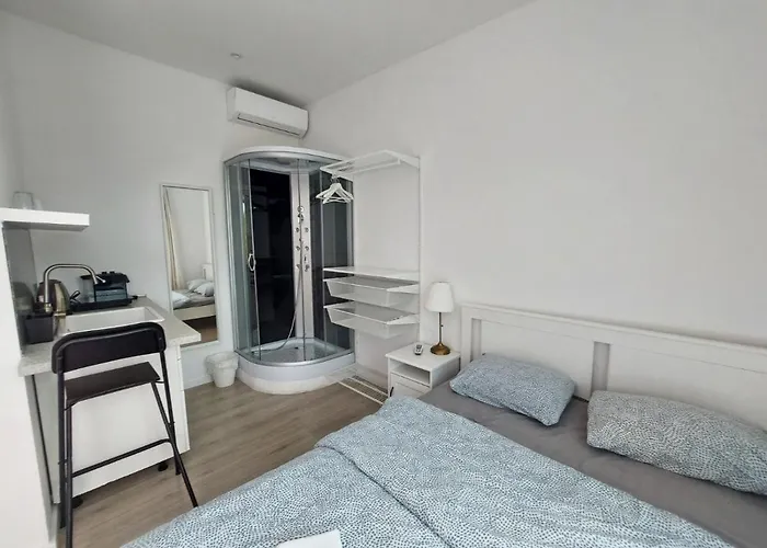 Rose Valley, Modern & דירה *