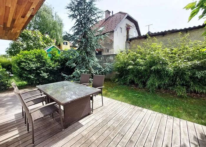 Rose Valley, Modern &