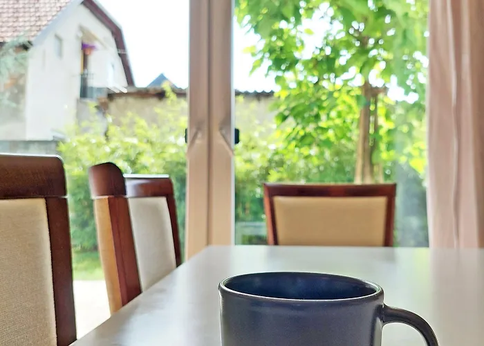 Rose Valley, Modern & Apartamento *