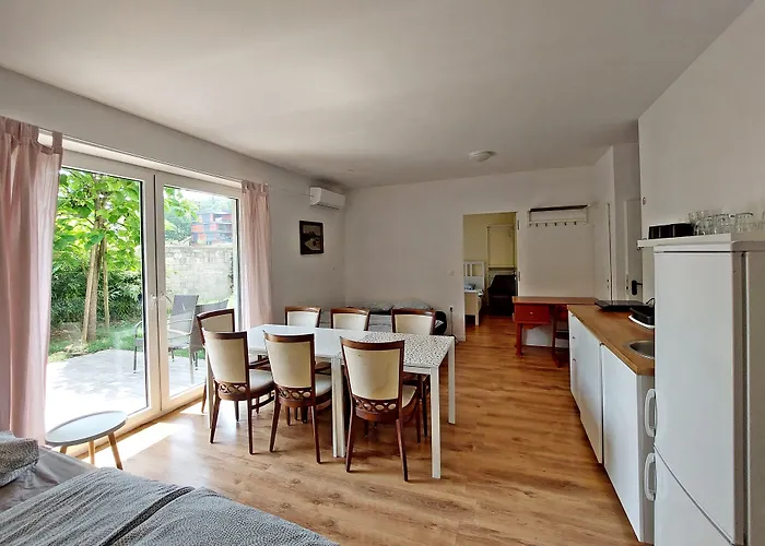 Rose Valley, Modern & Apartamento Liubliana