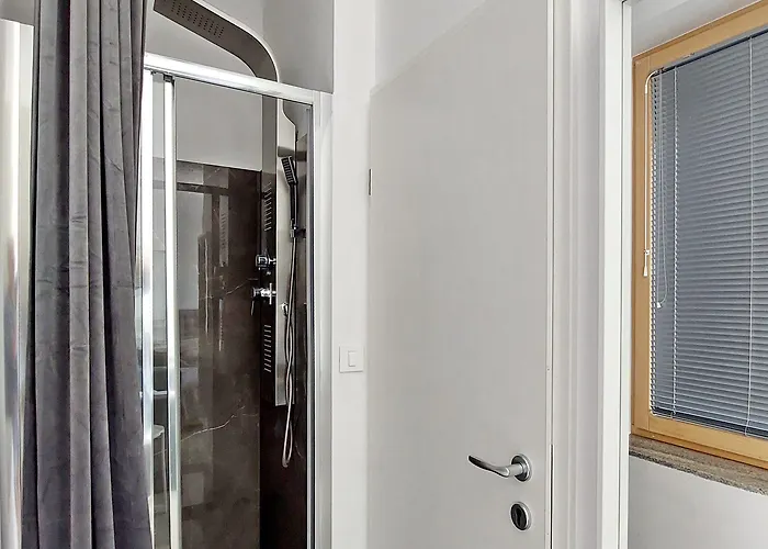 Rose Valley, Modern &