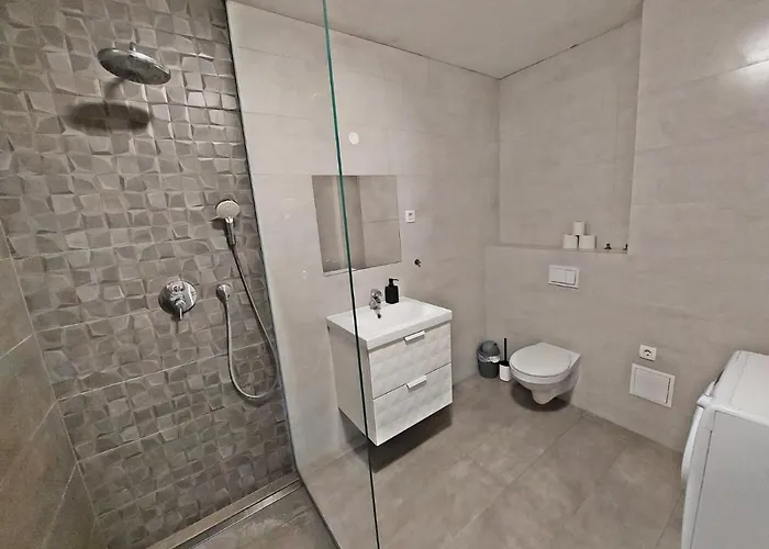 Rose Valley, Modern &