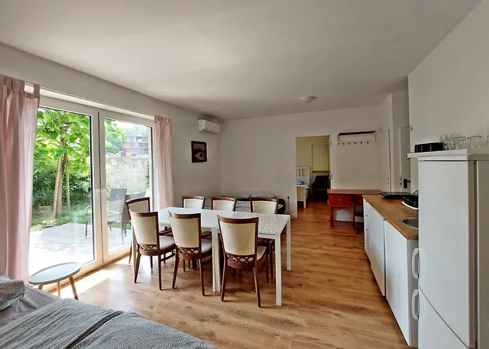 Rose Valley, Modern & Ljubljana