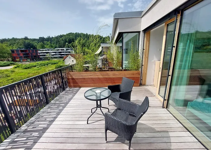 Rose Valley, Modern & * Ljubljana